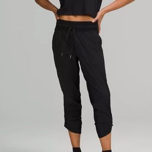 Lululemon Dance Studio Mid-Rise Cropped Pants 25" Lululemon Size 6